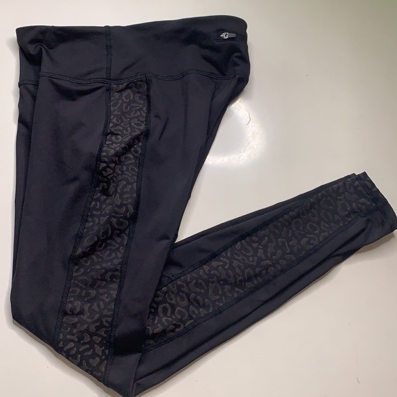 Old Navy Activewear athletic yoga Legging pants animal print Small women’s - Picture 8 of 8